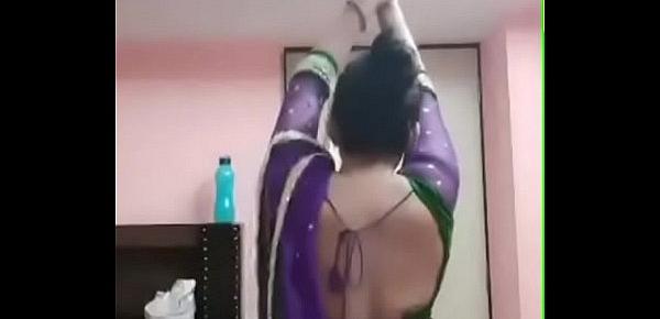  Busty pooja bhabhi seductive dance